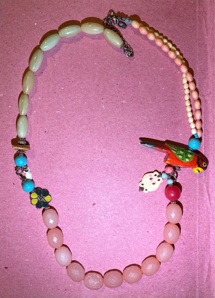 Dönem Accessorize Ahşap Papağan Detaylı Kolye