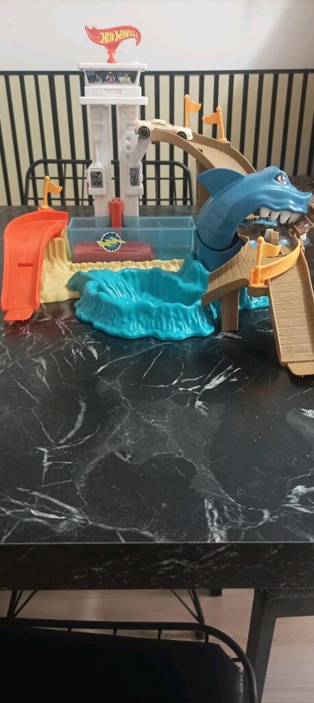 hotwheels renk değistiren oyun seti - 3