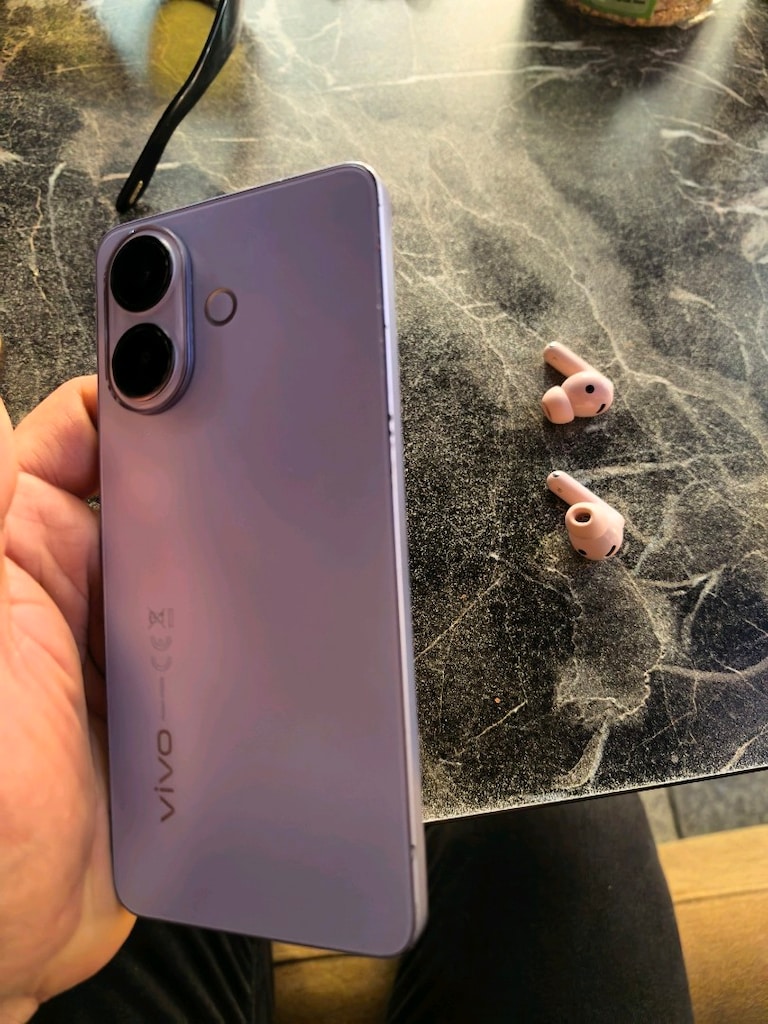 Vivo V60 Lite (Listede V60 Lite Olmadığı İçin V60 Diye Seçtim Modeli) - 2
