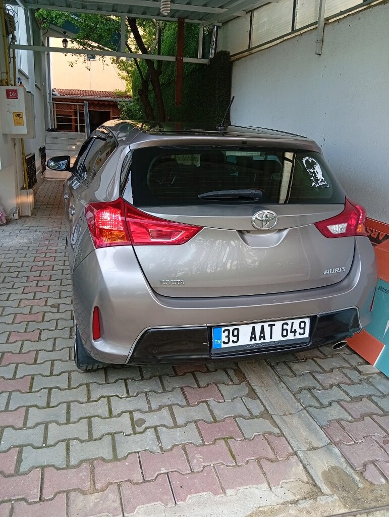 Toyota Auris 1.6 - 10