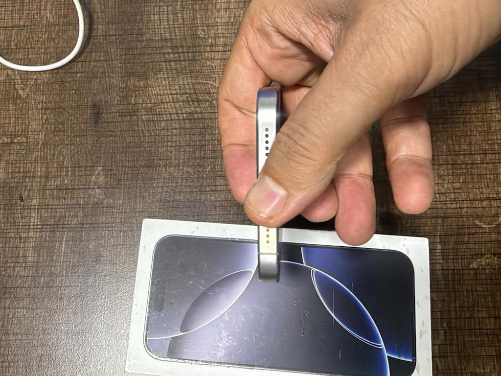 İPHONE 16 PRO MAX 256GB NATUREL TİTANYUM PİL SAĞLIĞI 92 YD - 7