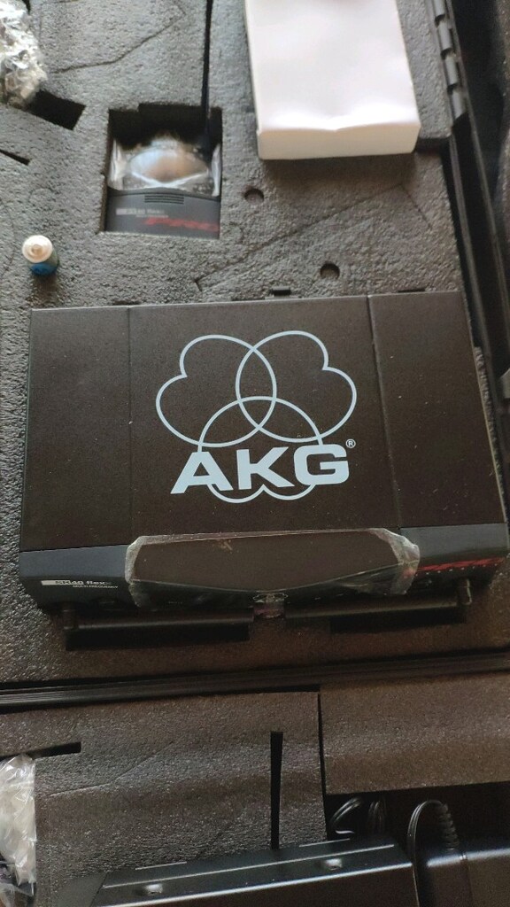 akg - 4