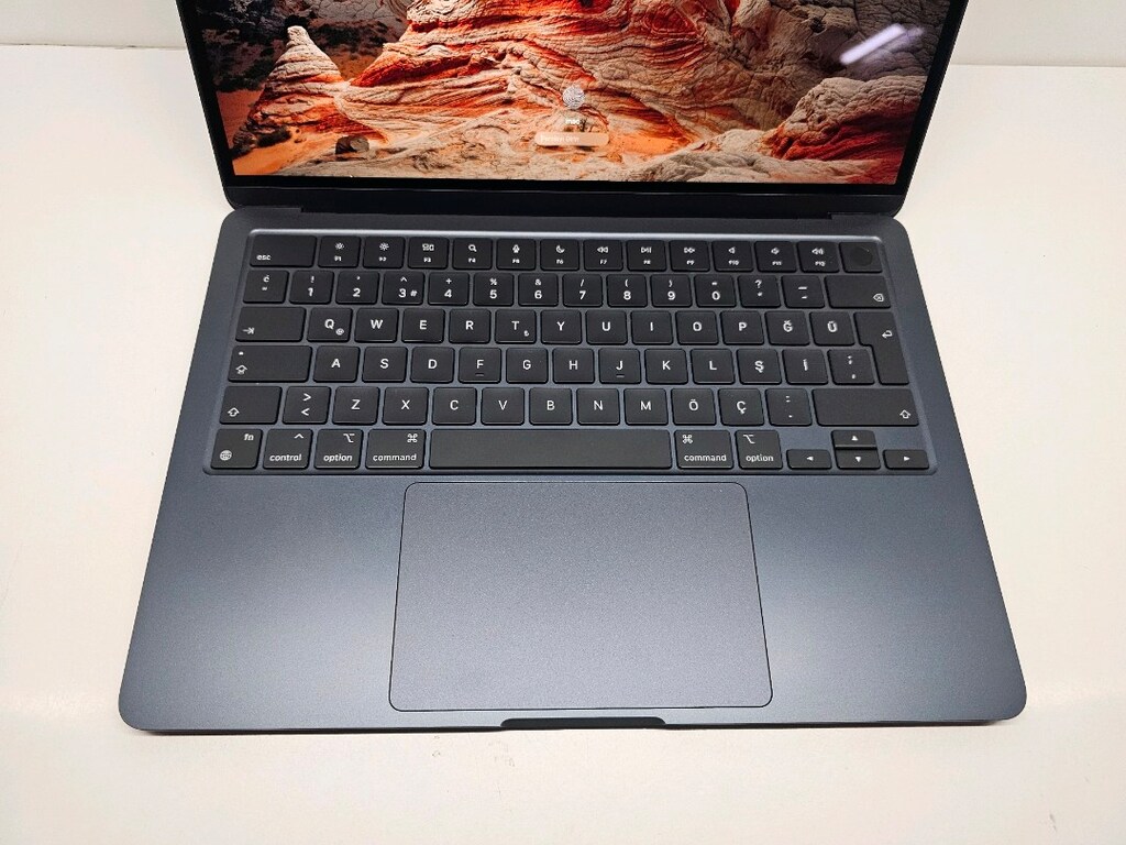 Apple Macbook Air M2 islemci Gece Yarısı - 3