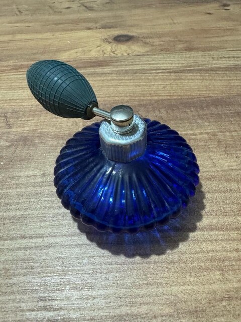 Antika / Vintage Kobalt Mavi Kristal Parfüm Şişesi (Pompasıyla)