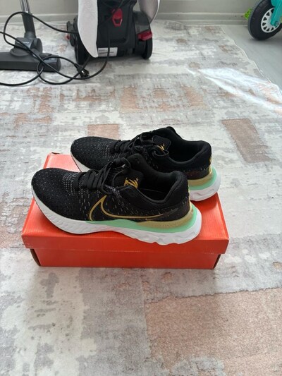 Nike koşu ayakkabisi