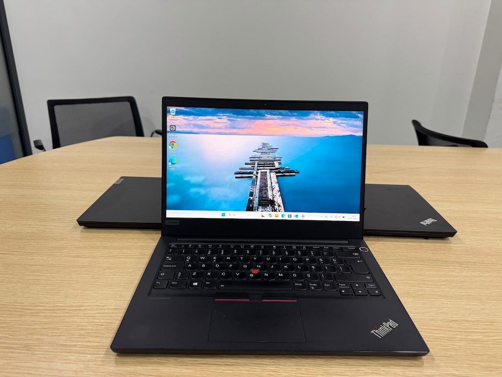 Lenovo ThinkPad E14 Gen 1 İ5 10. Nesil 8 RAM 256 SSD