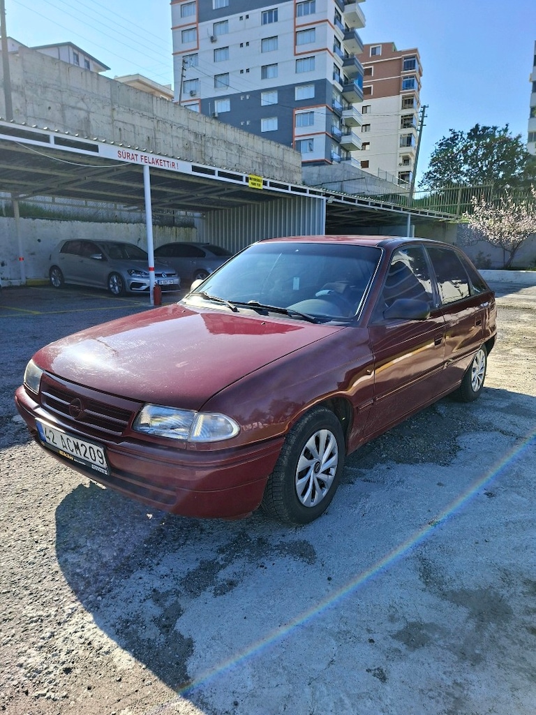 opel Astra GL 1.6 hetcbek - 5