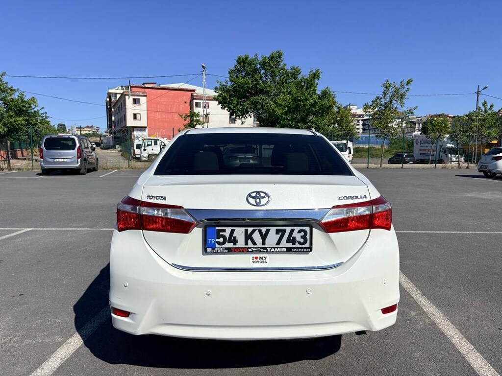 Toyota Corolla 2015 1.33 - 4