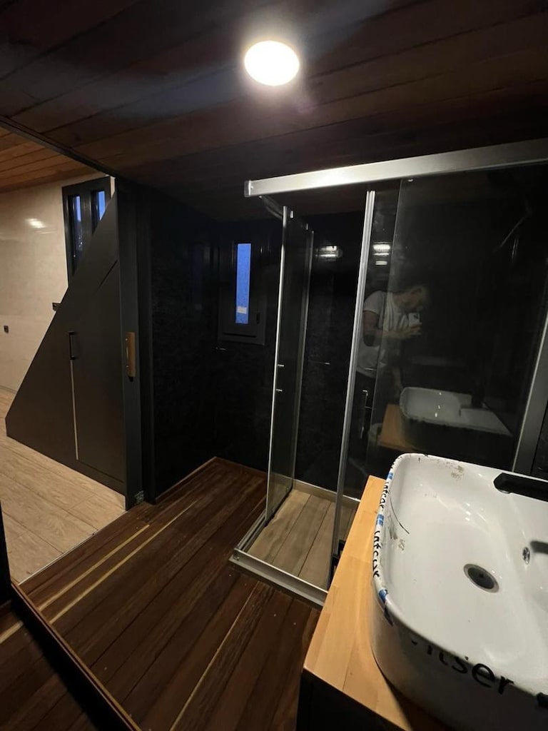 Tiny House - 10