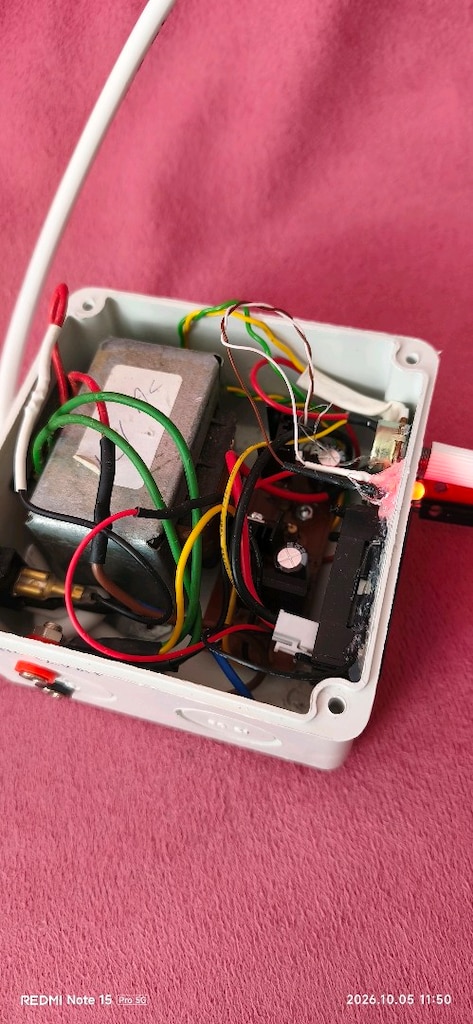 ayarlı1.5 12.5volt mak.3amper göstergeli mini adaptör 900tl - 13