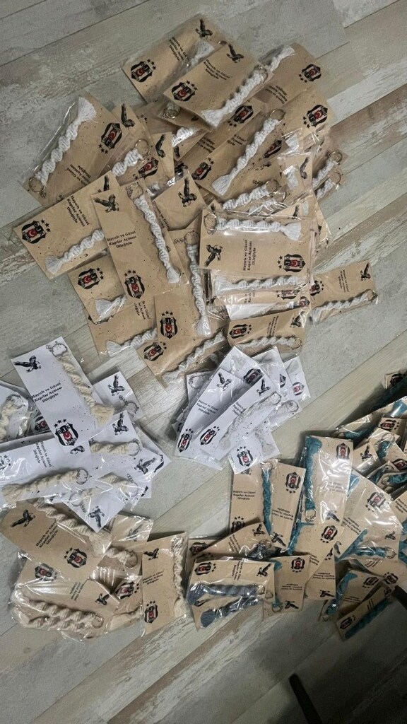 makrome anahtarlık(200 adet var)adet fiyatı 4,5 tl - 10
