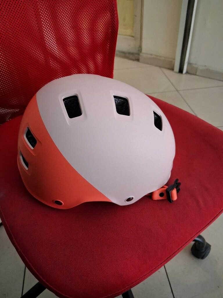 BTWIN ÇOCUK KASK ÜRÜN SİFİR GİBİ ÇOK TEMİZDİR - 6