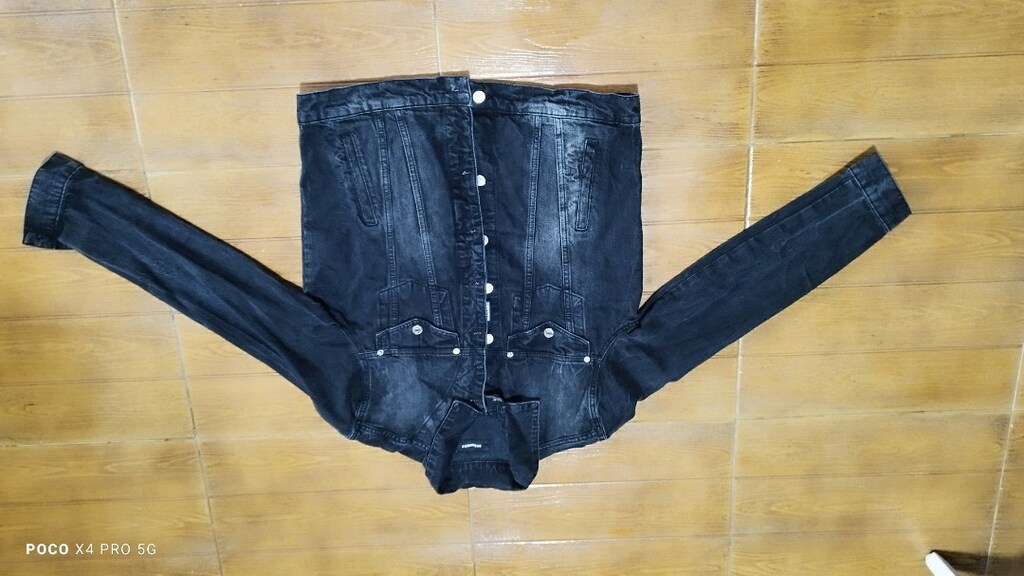 #DSquared2 ünlü marka taşlamalı kot ceket..Eni 52 Boyu 64??? - 2