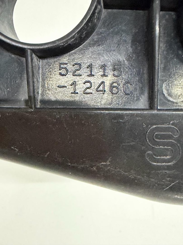 Toyota corolla sağ ön tampon braketi 10-13 çıkma orjinal 521152460 - 4