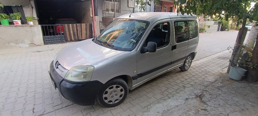 2005 model Peugeot partner - 2