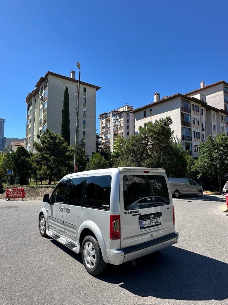 2009 model Ford Connek Aile aracı - 3