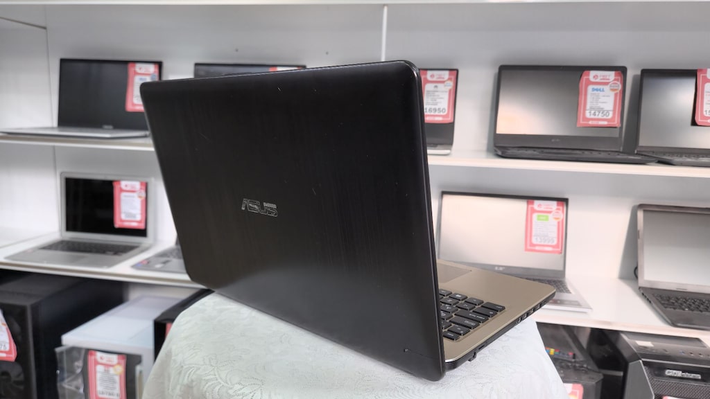 ABT BİLİŞİM – ASUS i5-8250U 12 GB RAM 240 GB SSD MX110 2 GB 15.6" - 7