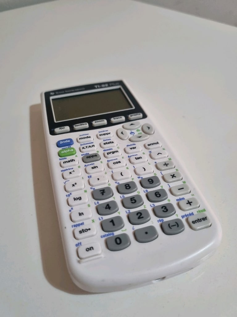 Texas Instruments TI-82 Plus - 2