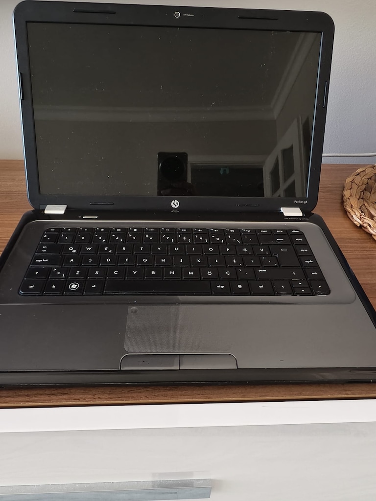 HP LAPTOP - 6