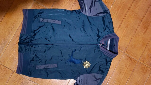 #Mavi jeans spor mont..İstanbul yazılı..Siyahımsı bordomsu renk..