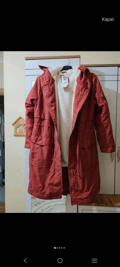 DEFACTO ETİKETİ ÜZERİNDE PARKA MONT