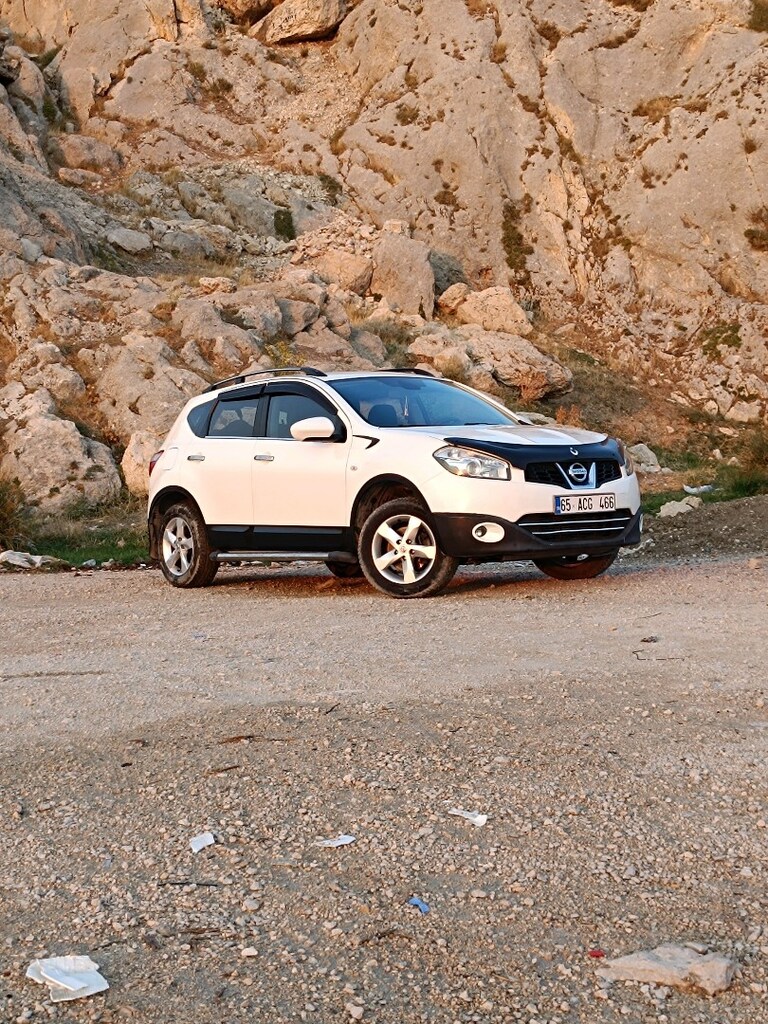 2011 model Nissan Qashqai - 4