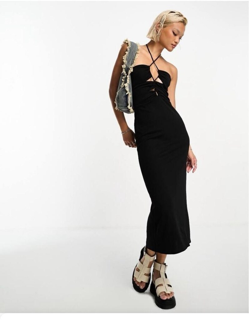 BERSHKA siyah elbise midi ipli halter yaka