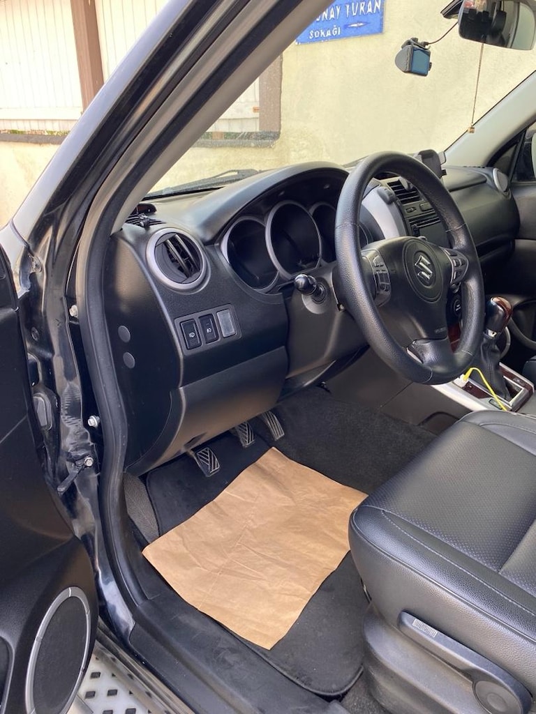 suzuki suv - 2