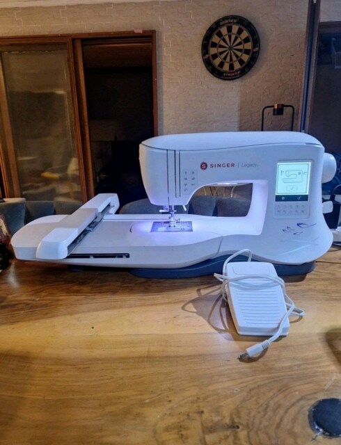 SİNGER LEGACY SE300 DİKİŞ MAKİNESİ