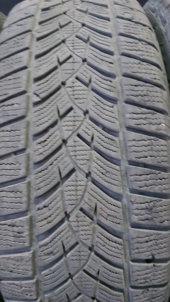 225 60 17 Goodyear lastik - 2