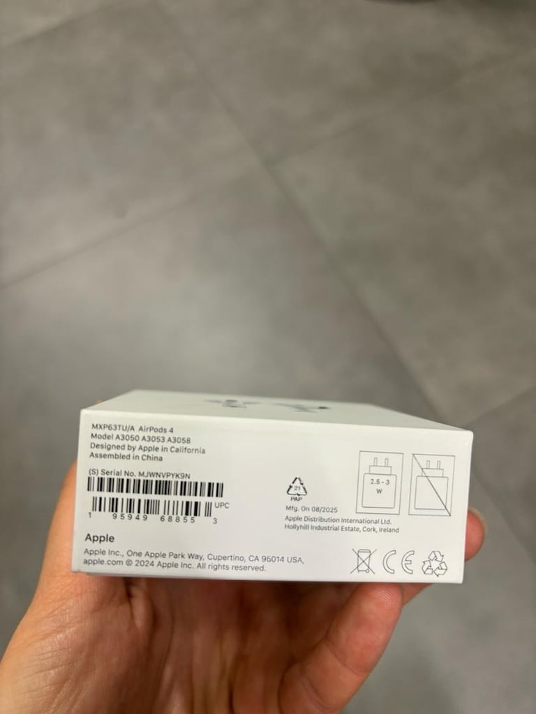 Apple AirPods 4 - 5