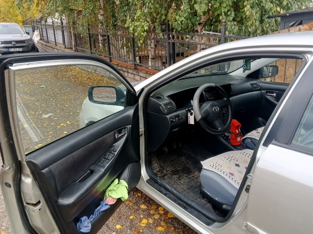 Toyota Corolla 1.6 - 8