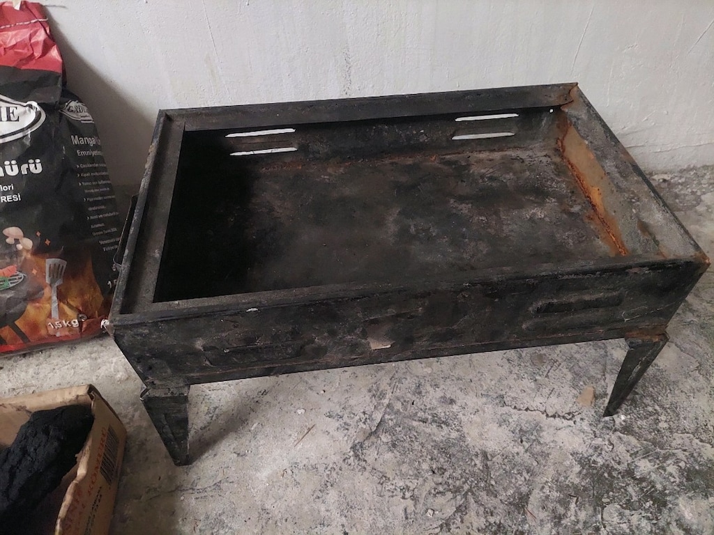 Mangal ızgara. Mangal kömürü hediye.Bu yaz idare eder. - 2