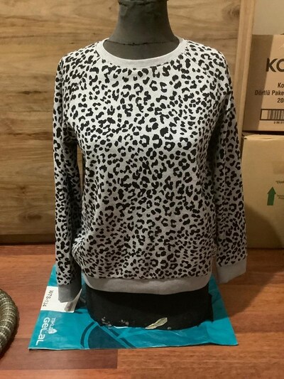 Defacto sweatshirt