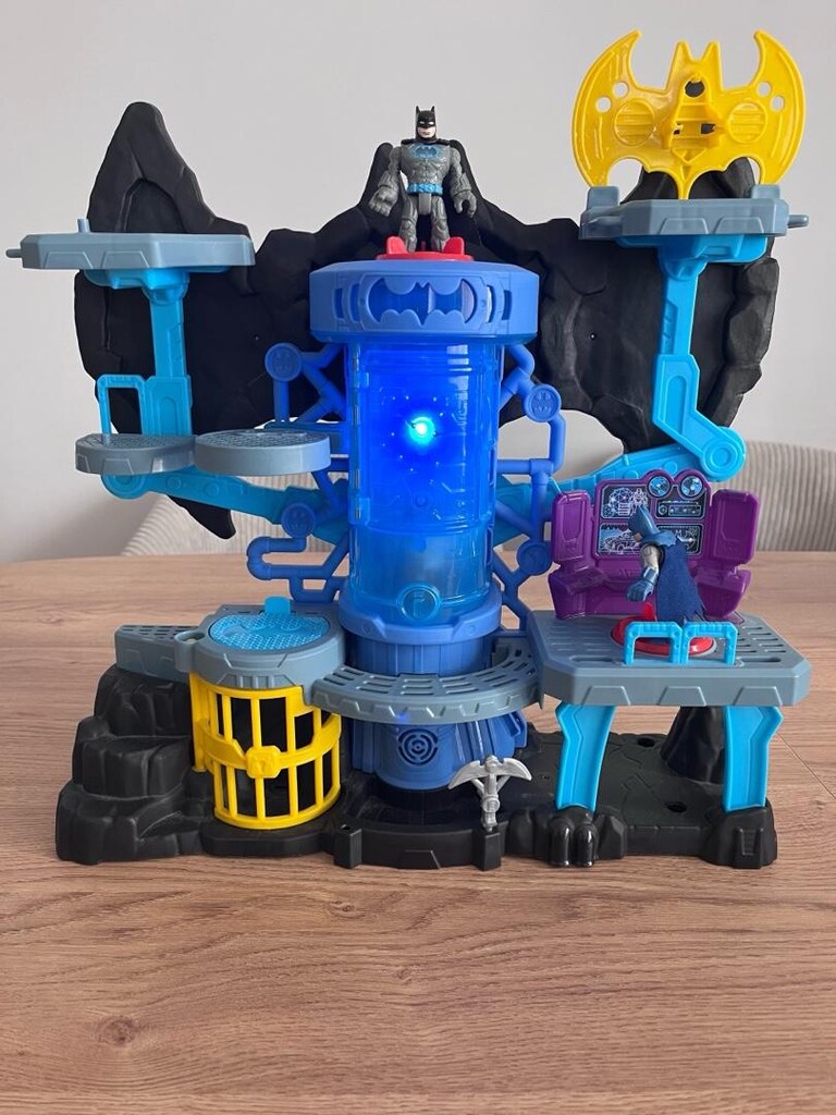 Batman Batcave Yarasa Mağarası Oyun Seti – Işıklı + Figürlü - 2