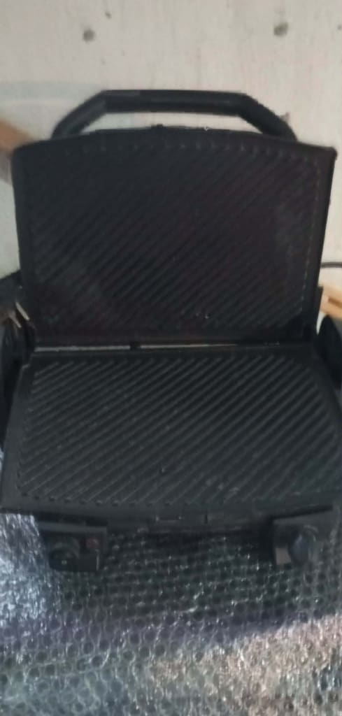 TEFAL MARKA TOST MAKİNASI PAZARLIKSIZ 1750 TL - 2