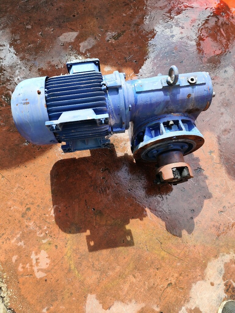 4 KW KVA 70 DEVİRLİ SANAYİ ELEKTRİKLİ REDÜKTÖRLÜ MOTOR - 5