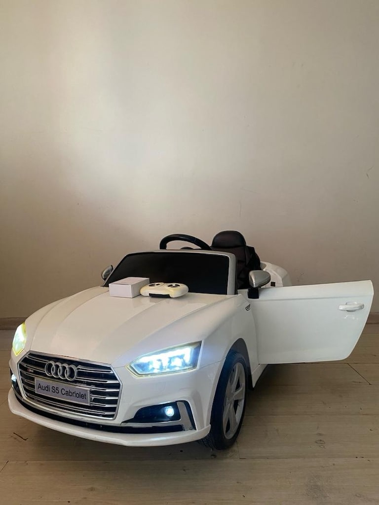 AUDİ S5 LİSANSLI AKÜLÜ ARABA