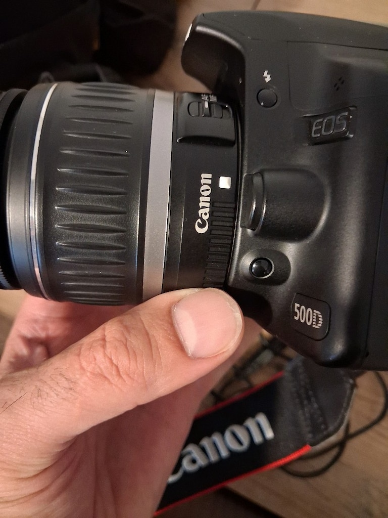 Canon EOS 500D fotoğraf makinesi - 4