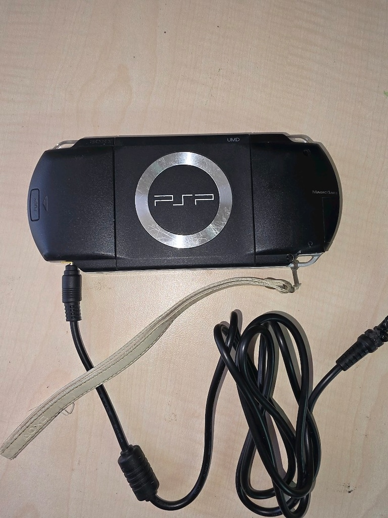 Sony PSP 1001 serisi creklidir 4 gb hafizalı - 5