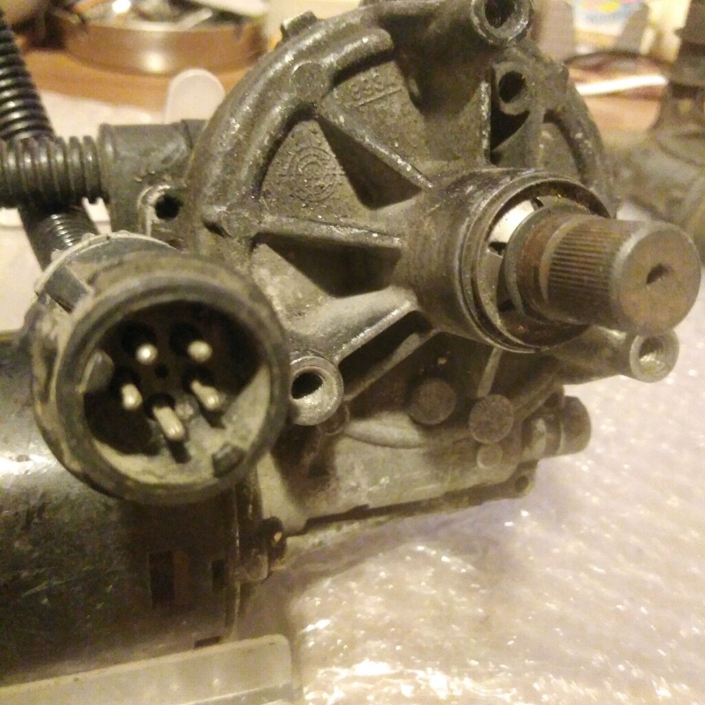 MAN F2000 F90 M90 ÖN SİLECEK MOTORU PARÇA NO: 81264016126 - 2