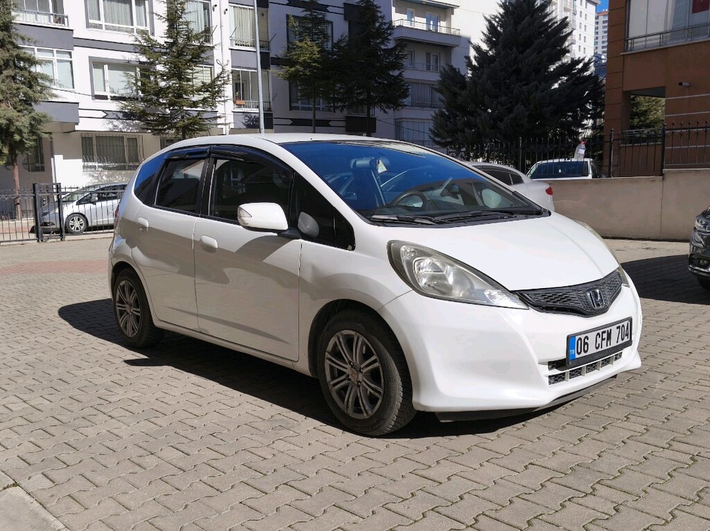 Otomatik 2012 Lpg'li bakımlı düşük km - 3