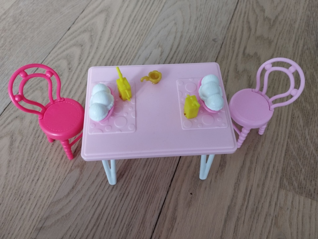 Barbie Chelsea'nin İki Katlı Evi - 4