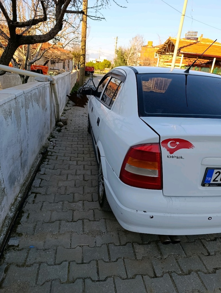 Beyaz Opel - 7