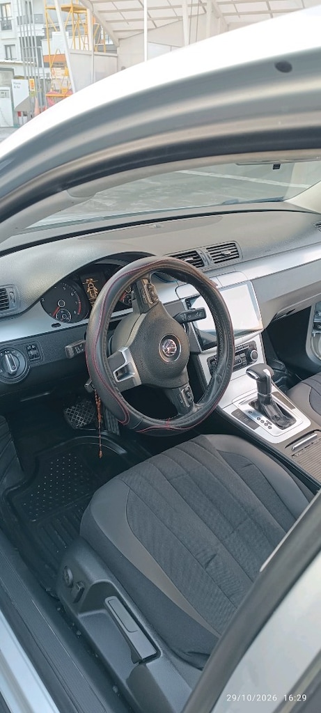 2011 model Volkswagen Passat 1.4 TSi - 11