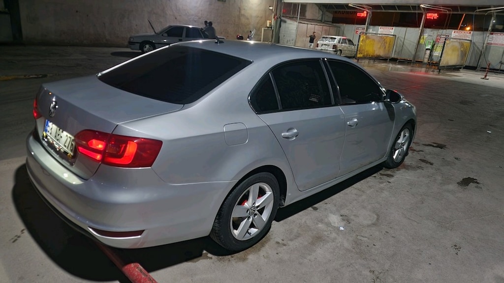 Volkswagen Jetta GLI - 6