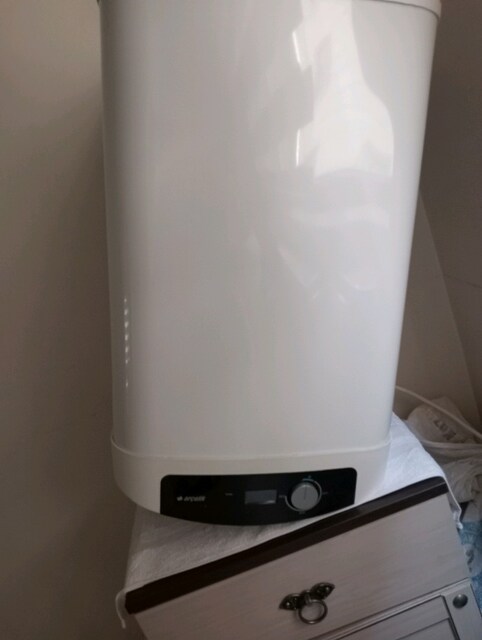 Bosch marka elektrikli termosifon