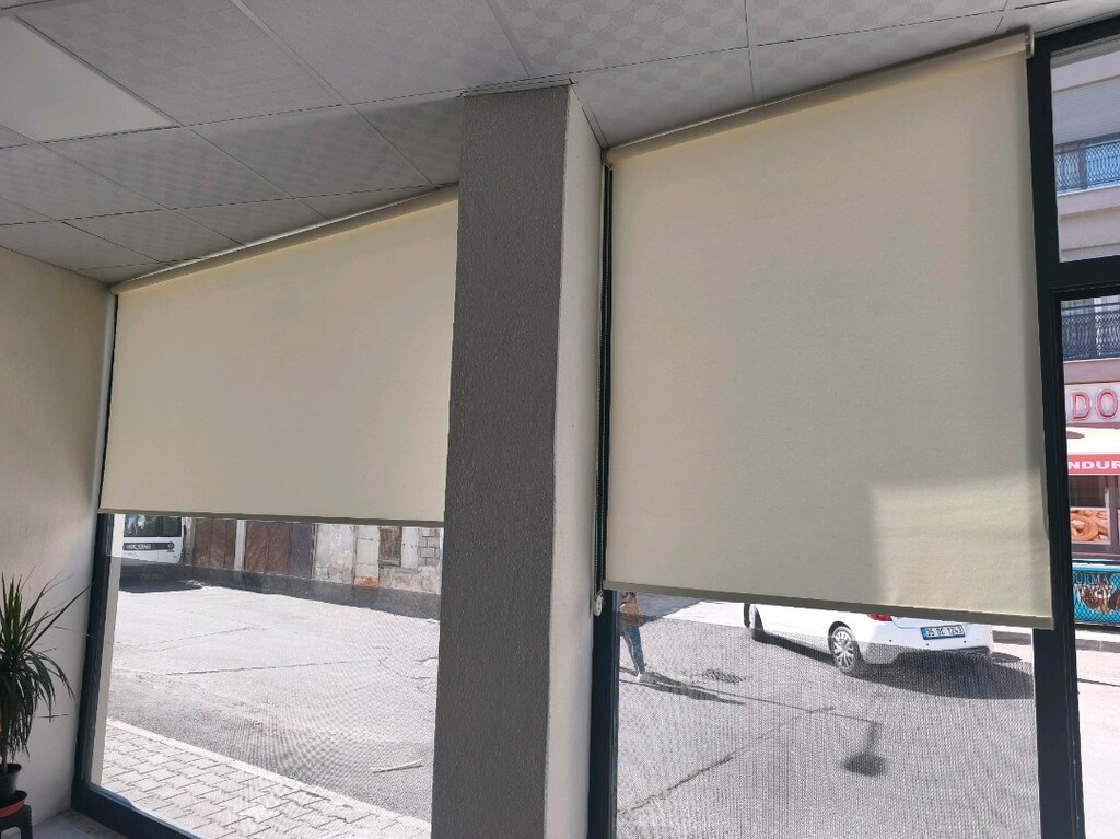 Kaliteli Demir Gövdeli Güneş Geçirmeyen Stor Perde – 283x280 & 121x280 - 4