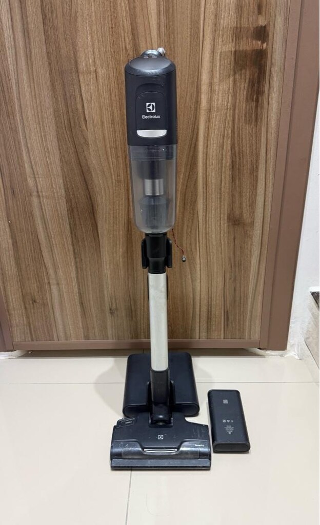 Electrolux Ultimate 800 Dikey Şarjlı Süpürge Yedek Parça - 2