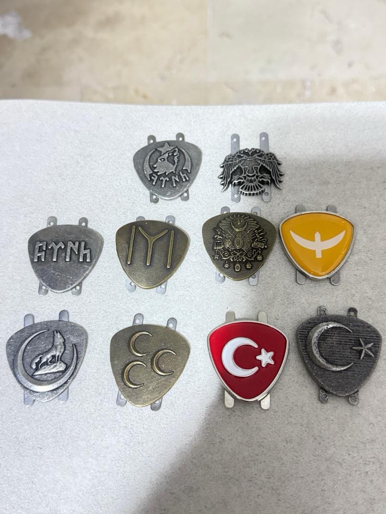 Çeşitli Desenli Deri Anahtarlıklar Hepsi 2400TL - 2
